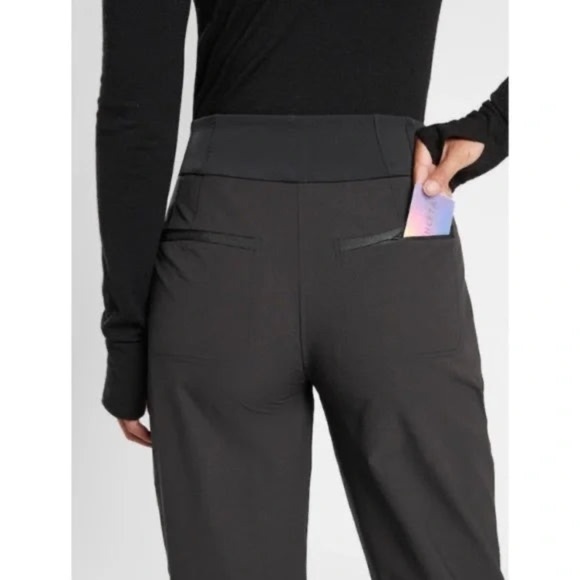 Athleta Wander Hybrid Black Straight Leg Pant size 4 Ankle Stretch Pockets - Picture 2 of 13